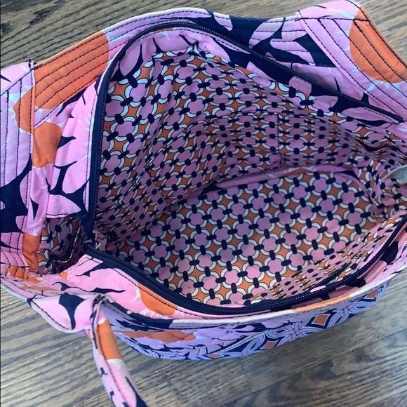 Loves me Pink Very Bradley Tote - Picture 4 of 4